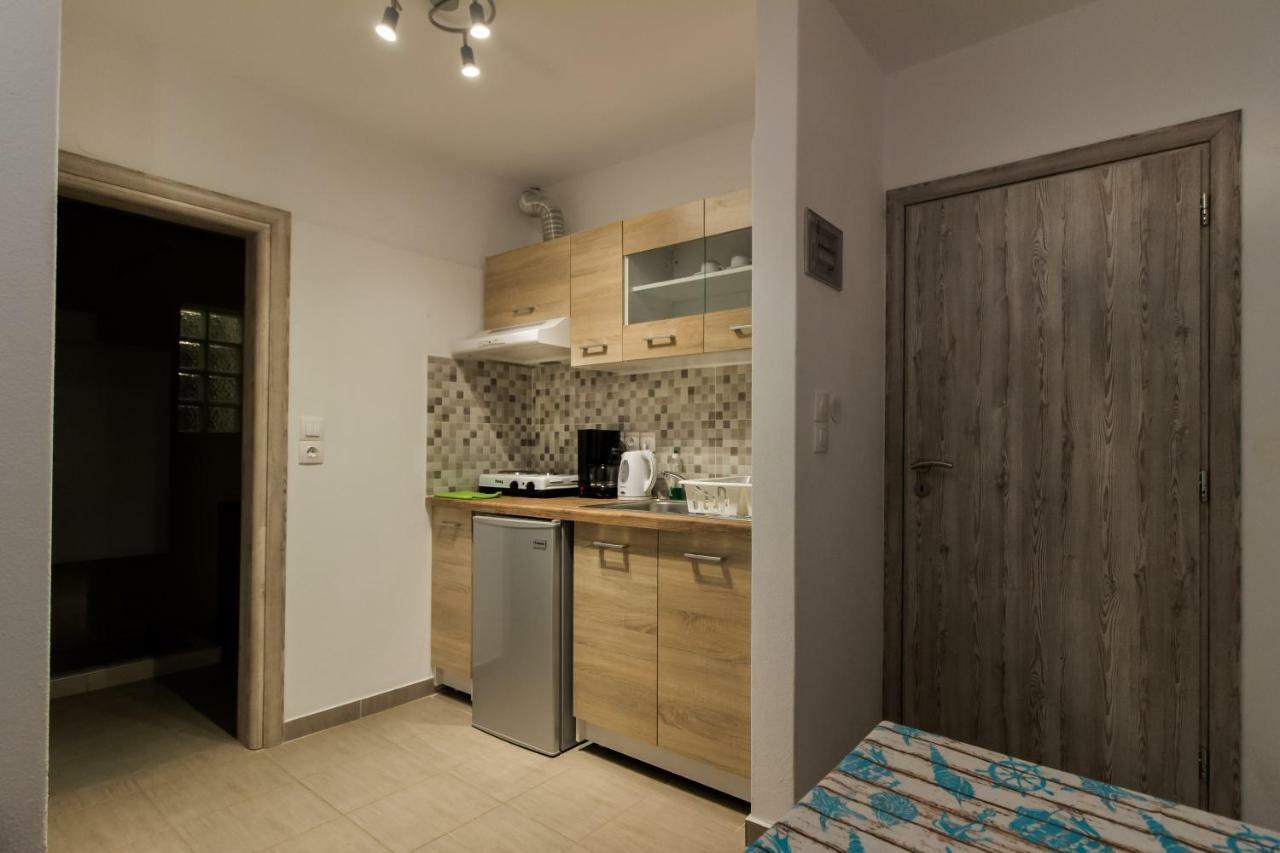 Blue Era Apartments Batsi  Exterior photo
